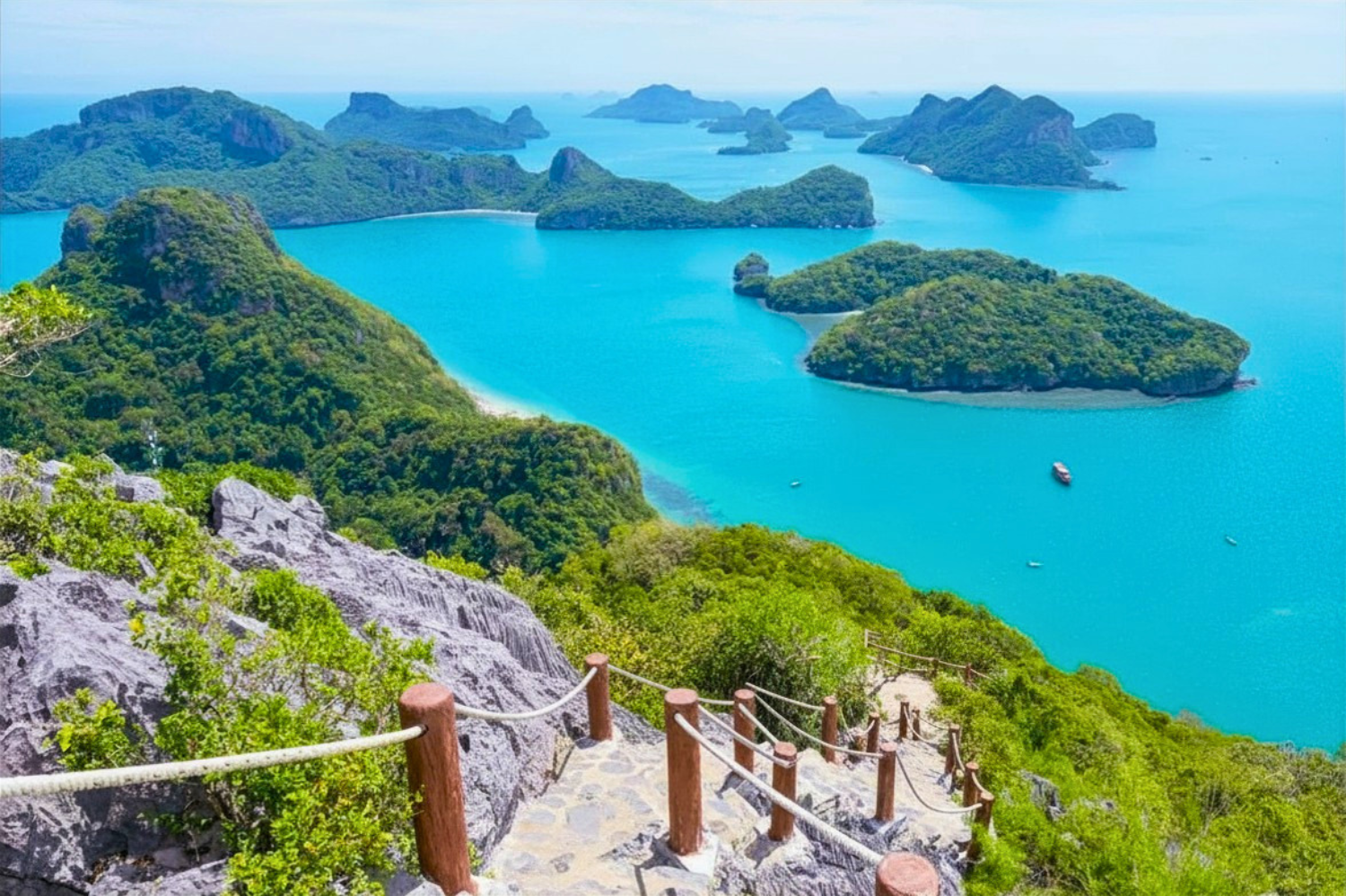 Panoramic viewpoint over the Ang Thong archipelago